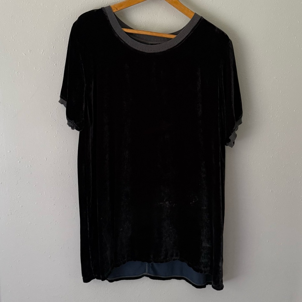 Pete & Greta Johnny Was Elegant Black Velvet/Silk Women's Top Tunic Size Small